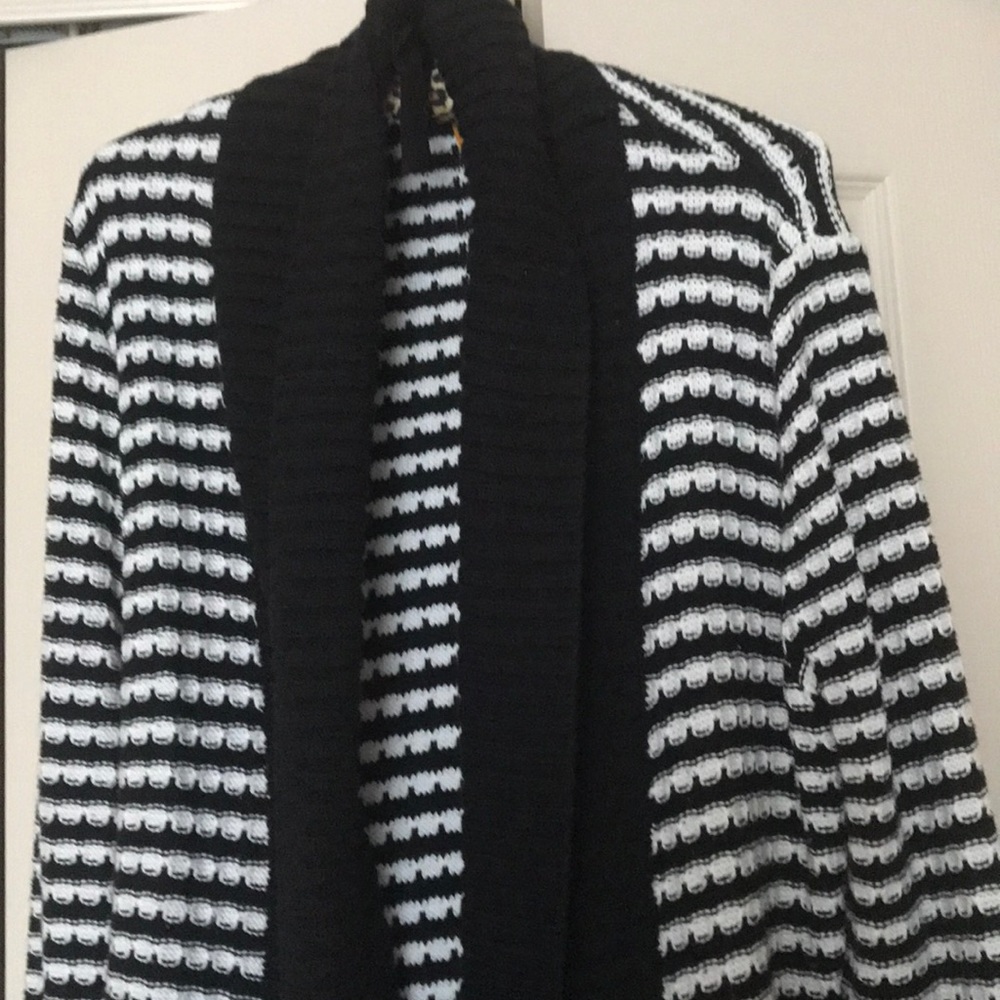 Ladies black and white cardigan belted